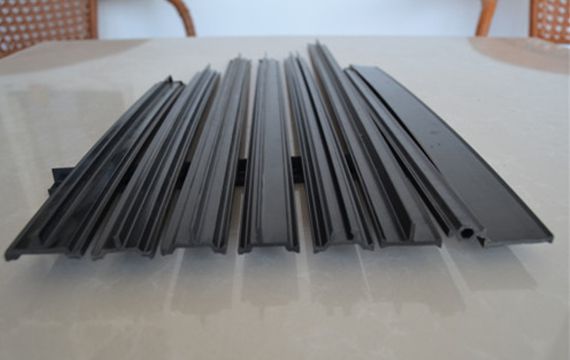 1毫米的断层线：尼龙隔热条的科技叙事